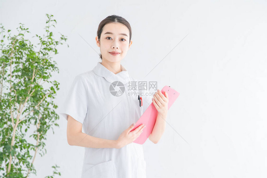 一名亚洲日语女护士在室图片