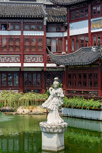 上海市中心南京西路静安寺历史悠久背景图片