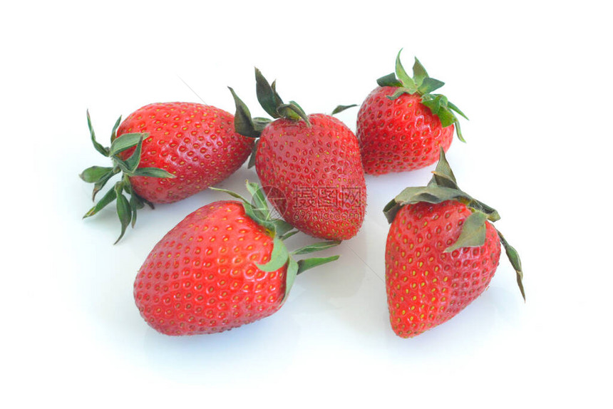 成熟的草莓和叶子您的文本的地方静物与浆果图片