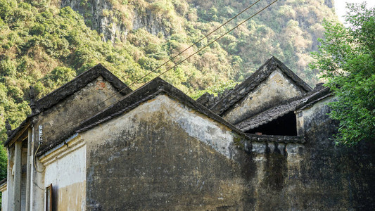 广东省英德传统建筑风格的旧古老废弃村广图片