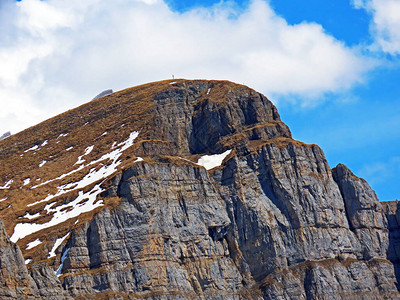 Churfirsten山脉的Hinderrugg高山峰图片