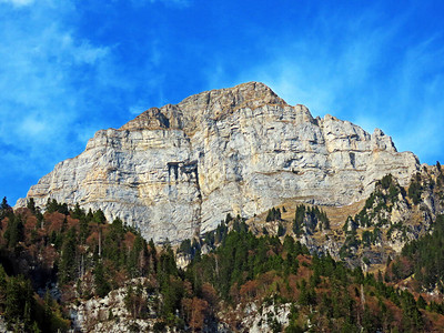 Churfirsten山脉的Hinderrugg高山峰图片