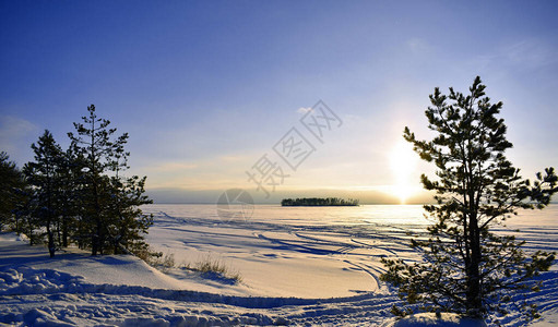 冬天伏尔加河畔的日落图片