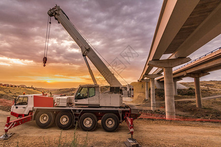 建造高速公路桥图片