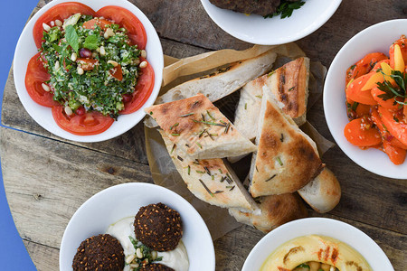选择东地中海开胃菜新鲜食品面包早餐午饮晚宴饮食共享图片