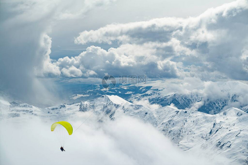Gudauri滑雪度假胜地冬季滑坡图片