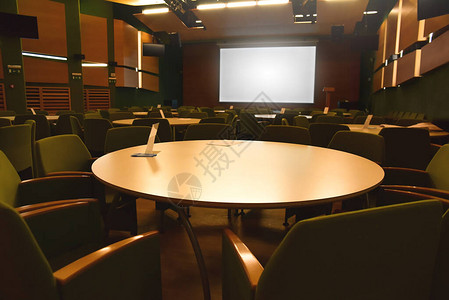 现代公司会议室的内地在会议开始前没人会开场了背景图片