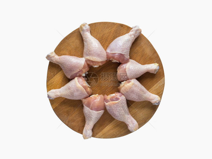 在做饭前鸡大腿被分离出来鸡图片