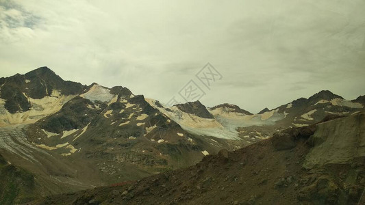 美丽的高加索山脉全景图片