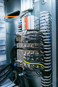 电路隔间和连接条的详细信息电气工程概图片