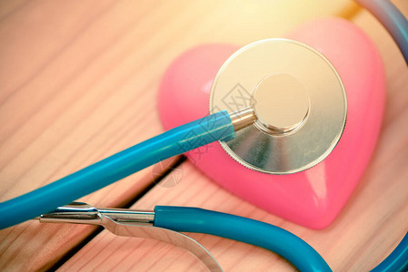 心脏健康和红心听诊器世界心脏日世界健康日或世界高血压日和图片