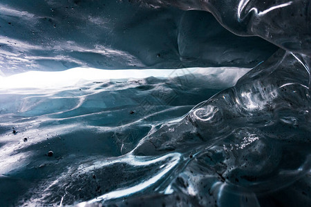 特写在阿拉斯加马塔努斯卡冰川的一个冰洞内部高清图片