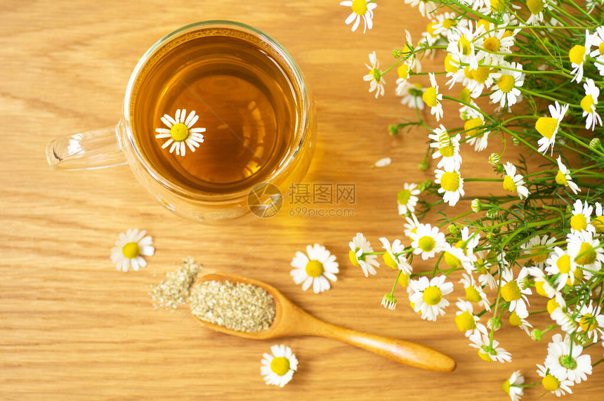 洋甘菊花和洋甘菊茶草本甘菊茶特写季节治疗图片