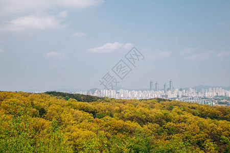 永通韩国小山市新城全景观韩大山的DoksanseongFortress山和HwasteongD背景