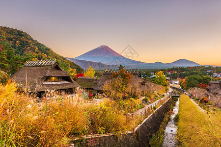 富士山日本秋天风景与古图片