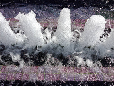 现代喷泉紫色大理石设计冒泡充气柱图片