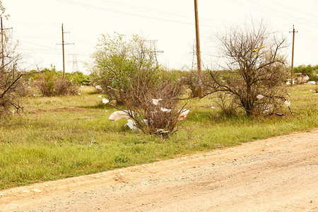 靠近垃圾填埋场的乡边地带土图片