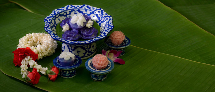 近距离观看一些泰国传统甜点图片