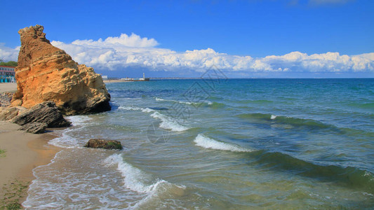 照片中敖德萨市附近的黑海沿岸图片