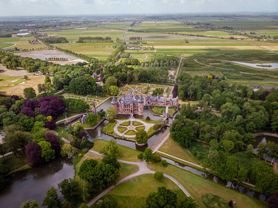 荷兰乌得勒支古老的历史悠久的德哈尔城堡公共花园图片