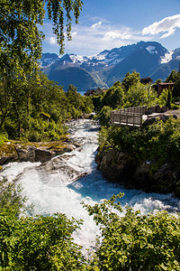 奥尔斯廷登挪威Urke村和Hjorundfjordenfjordnfjord的图片段背景