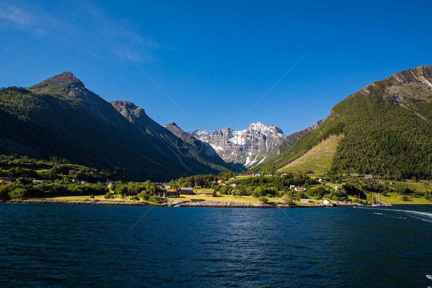 挪威Urke村和Hjorundfjordenfjordnfjord的图片段图片