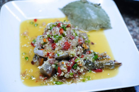 热辣酱美味的泰国海鲜咸菜淡蓝蟹沙拉图片