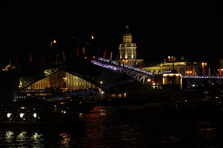 旧桥的夜光米斯特里安高清图片