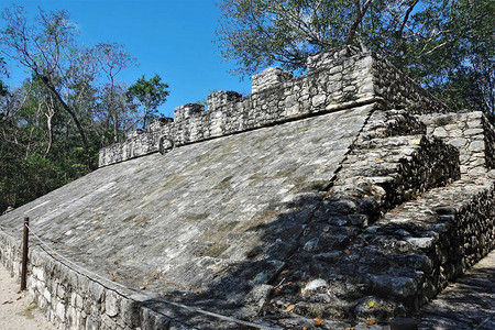 古代玛雅文明的废墟图片