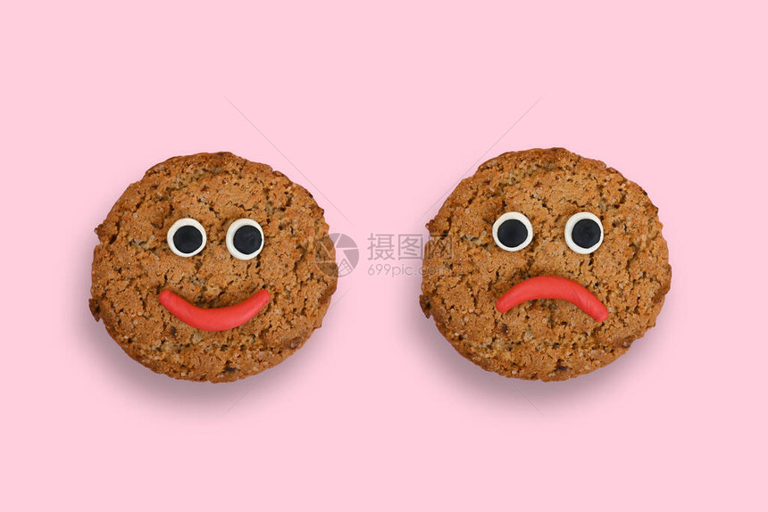 两杯燕麦饼干图片