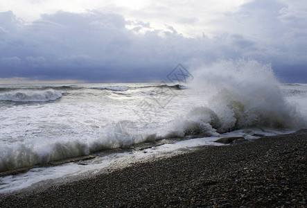 风暴强浪海浪海岸图片