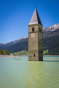 奥地利和意大利边境Reschensee的AltG图片