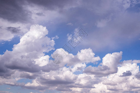 有云的天空蓝天灰图片