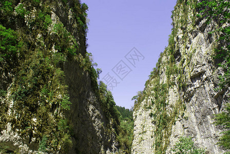 山中的悬崖山脉自然图片