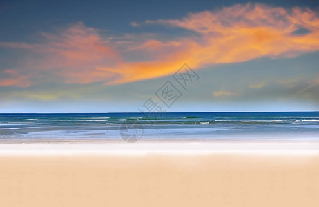 粉黄色的夕阳云在天空和蓝色的海水滩图片