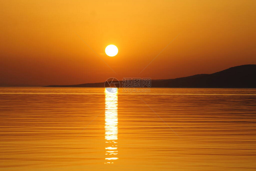 克罗地亚马卡尔斯卡的日落图片