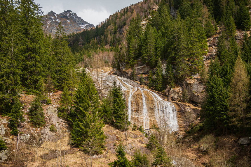 奥地利Innerfragant的Molltaler瀑布图片