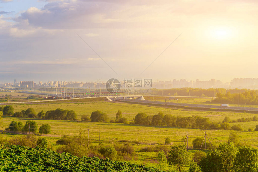 收费公路全景道路景观城市景观夏季景观清晨的黎明阳光M11俄罗图片