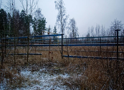 俄罗斯冬天废弃的马场图片