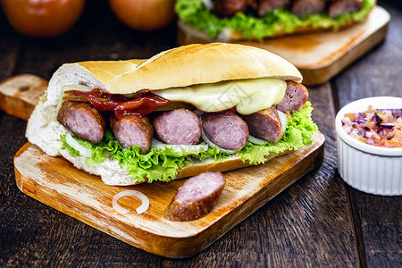 巴西牛肉三明治香肠番茄生菜和洋图片