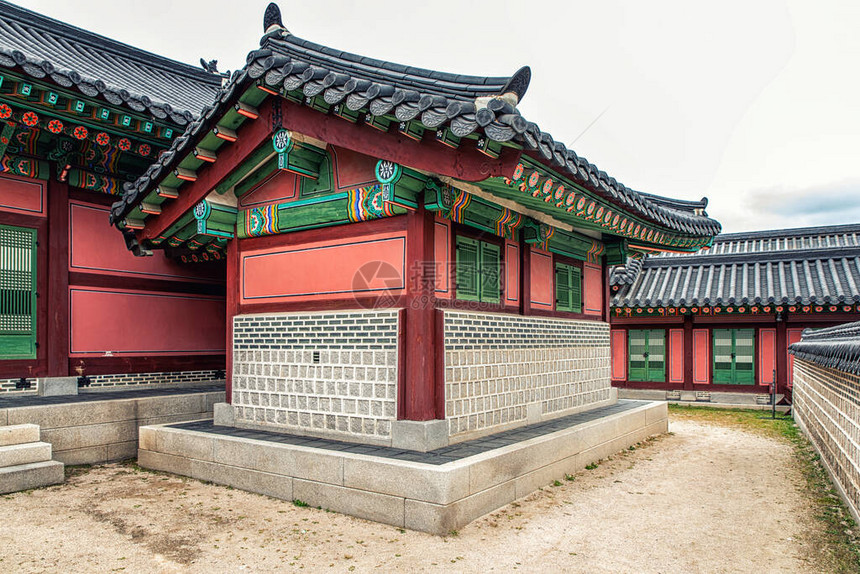 南韩首尔长度玉宫建筑群的屋顶被弯曲图片