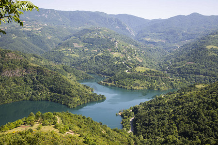 土耳其科贾埃利省YuvacikDam湖的景象人工湖为科卡埃利州伊背景图片