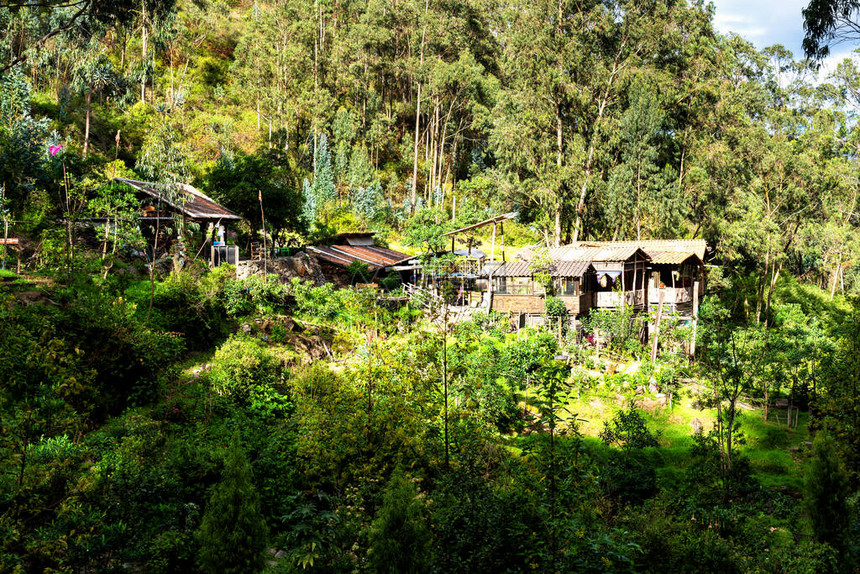 厄瓜多尔山区农村的农场小屋图片