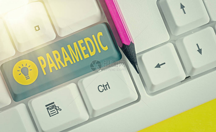 文字书写文本护理人员商业照片展示了一名在紧急医疗工作方面具有专业知识的卫生工作者白色pc键盘图片