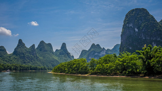桂林镇与永水镇之间漂流的大李河沿岸令人惊艳的热带风景全图片