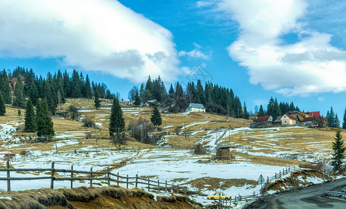 美好的冬天村庄风景图片