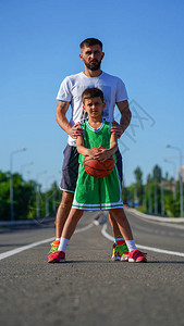 篮球家庭图片