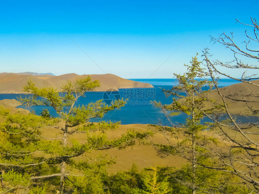 日落时的贝加尔湖景色图片