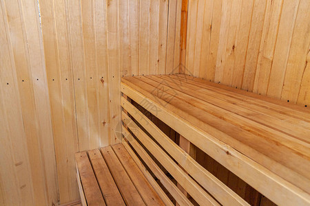 传统芬兰桑拿蒸汽房的内部细节传统的老俄罗斯澡堂SPA概念放图片