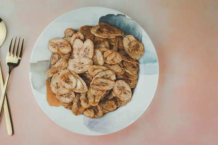 自制香蕉片用蜂蜜烘烤干粮小吃泰式风格图片